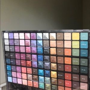 Eyeshadow palette